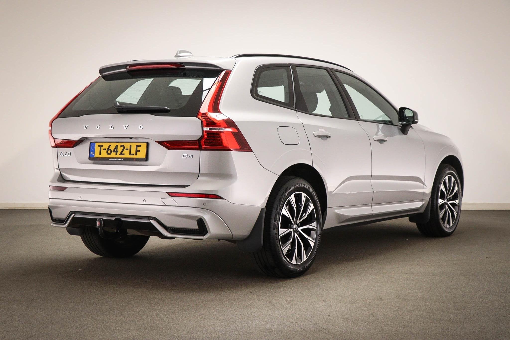 Volvo XC60 B4 Ultimate Bright | STOELVERWARMING | DAB | DRAA, Auto's, Volvo, Gebruikt, 4 cilinders, Automatische klimaatregeling