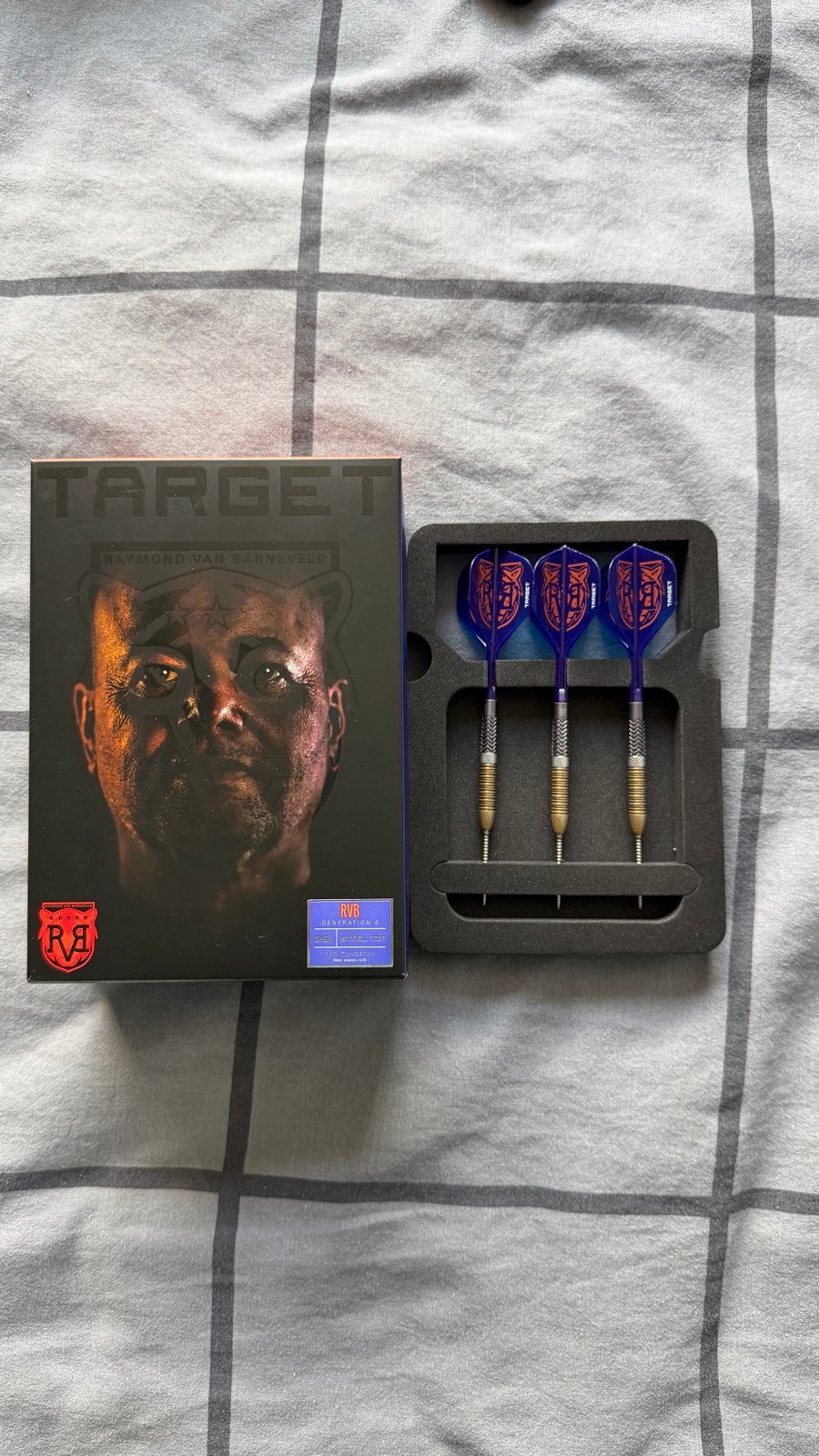 Target Raymond van Barneveld RVB Generation 6 25g, Sport en Fitness, Ophalen of Verzenden, Zo goed als nieuw, Pijlen