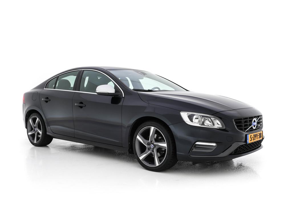 Volvo S60 1.6 T3 R-Design Summum Aut. *LEATHER-MICROFIBRE |, 15 km/l, Gebruikt, Zwart, 4 cilinders