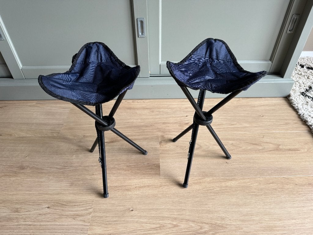 Twee driepoot krukken - Ideaal voor op de camping of vissen, Caravans en Kamperen, Ophalen, Gebruikt, Campingstoel
