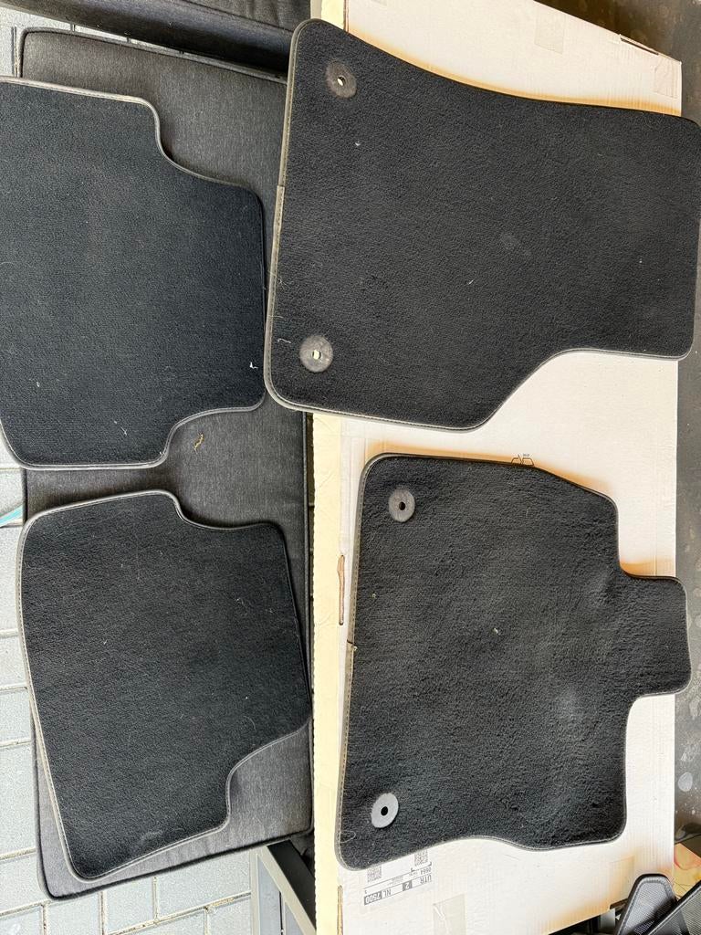 Set van 4 originele automatten voor VW Golf 7 (station), Ophalen of Verzenden, Gebruikt