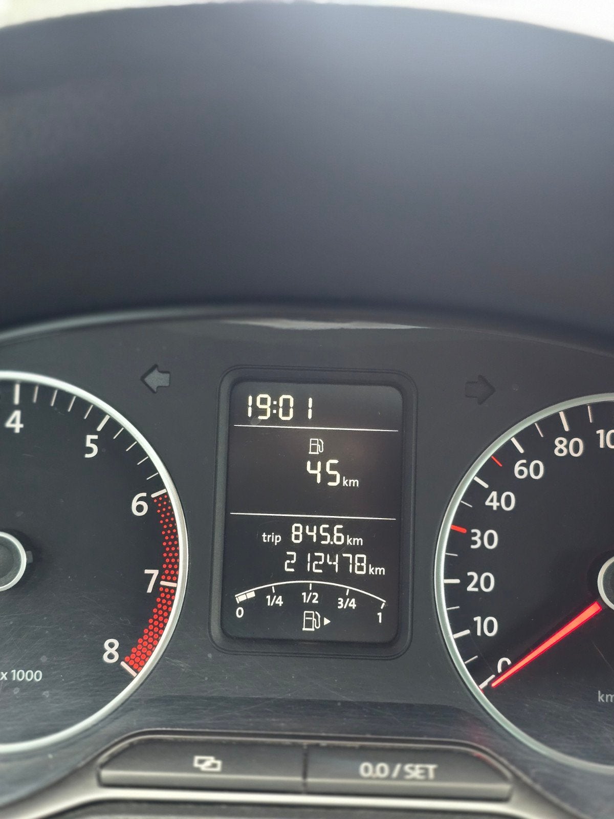 Foto 12 van Volkswagen Polo 1.2 | P.sensoren | Cruise | Nw Apk | StoelVw