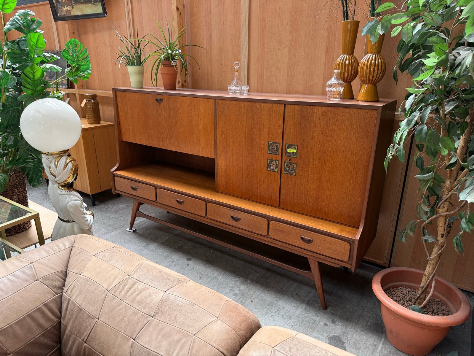 Louis van Teeffelen dressoir met secretaire en bar, Ophalen