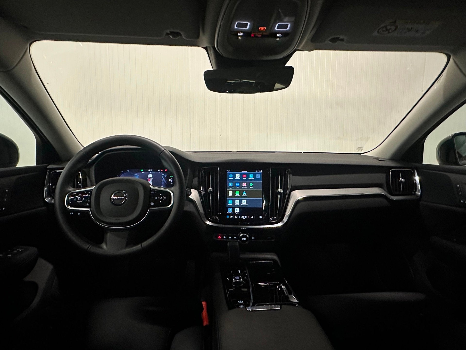 Volvo V60 2.0 T6 Plug-in hybrid AWD Plus Dark | NAP | BLACK, Automaat, Gebruikt, 4 cilinders, Zwart