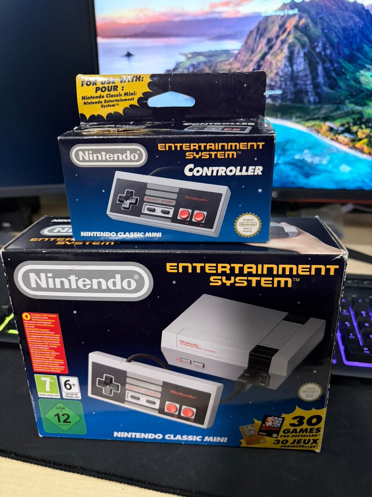 Nintendo Classic Mini + Extra controller ( nieuw ), Ophalen of Verzenden, Zo goed als nieuw, Met 2 controllers