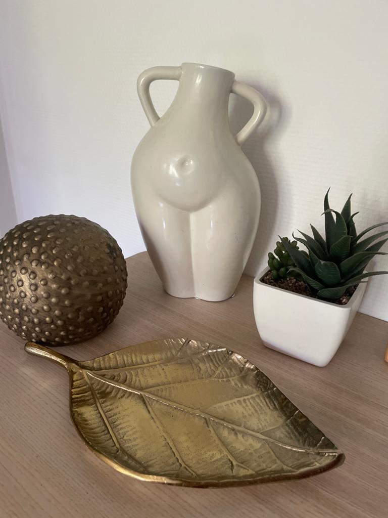 Decoratieve vaas in de vorm van een vrouwenlichaam, Ophalen, Zo goed als nieuw, Modern, Wit