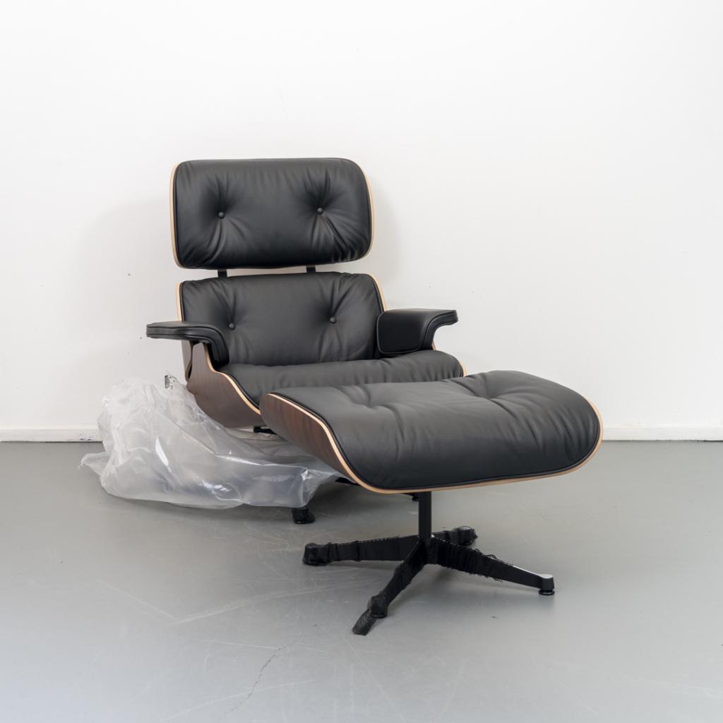 2x Vitra Eames Lounge Chair + Hocker Palisander Chroom/Zwart, Huis en Inrichting, Fauteuils, Nieuw, Hout, Leer, Metaal, 75 tot 100 cm