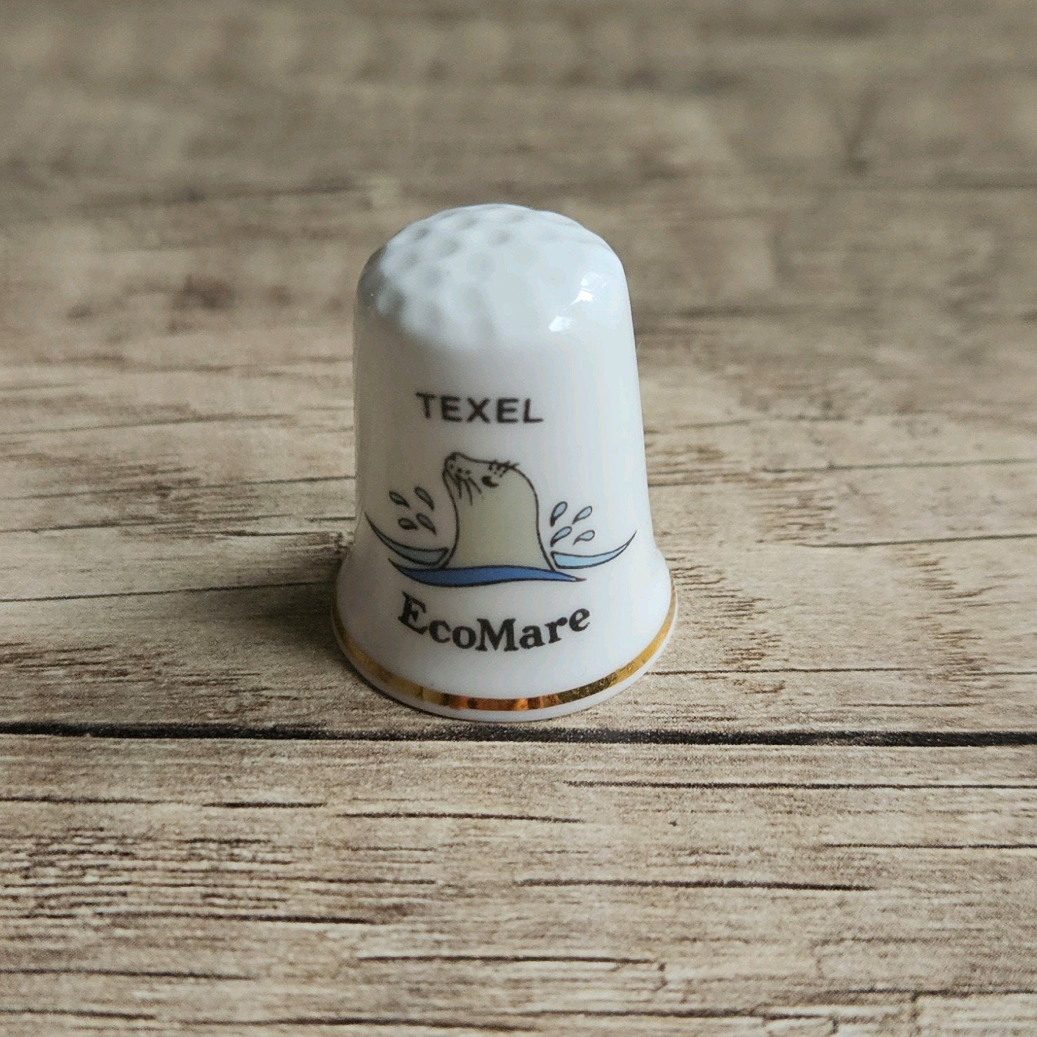 vingerhoedjes verzamelen  - Ecomare Texel - vingerhoed, Verzamelen, Ophalen of Verzenden, Zo goed als nieuw, Porselein, Nederland