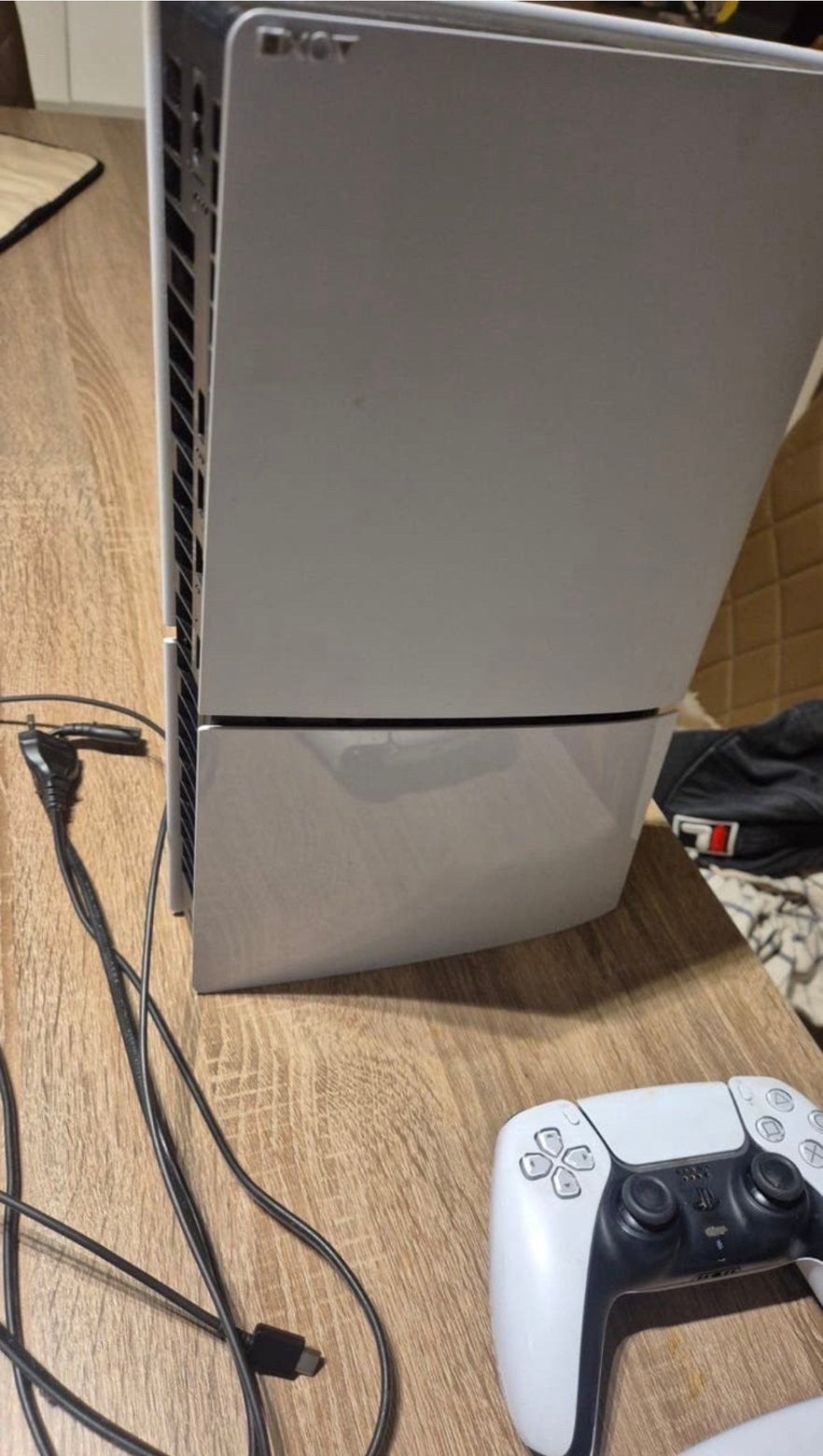 PlayStation 5 Slim digital edition 825GB 2 joysticks, Spelcomputers en Games, Spelcomputers | Sony PlayStation 5, Ophalen of Verzenden