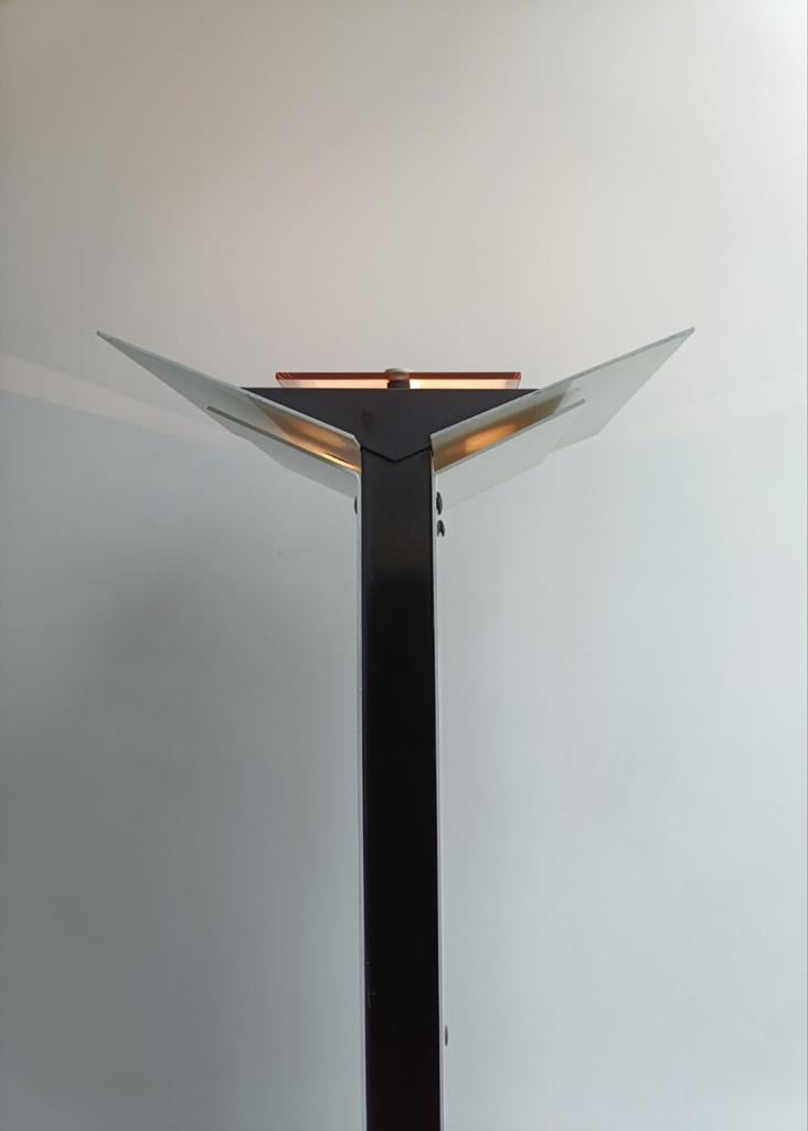 Postmodern / minimalistisch design vloerlamp – jaren 90, Huis en Inrichting, Lampen | Vloerlampen, Ophalen, Zo goed als nieuw