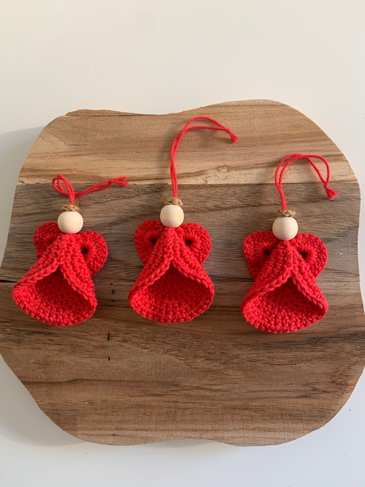 Setje van drie rode gehaakte kerstengeltjes., Diversen, Ophalen of Verzenden, Nieuw