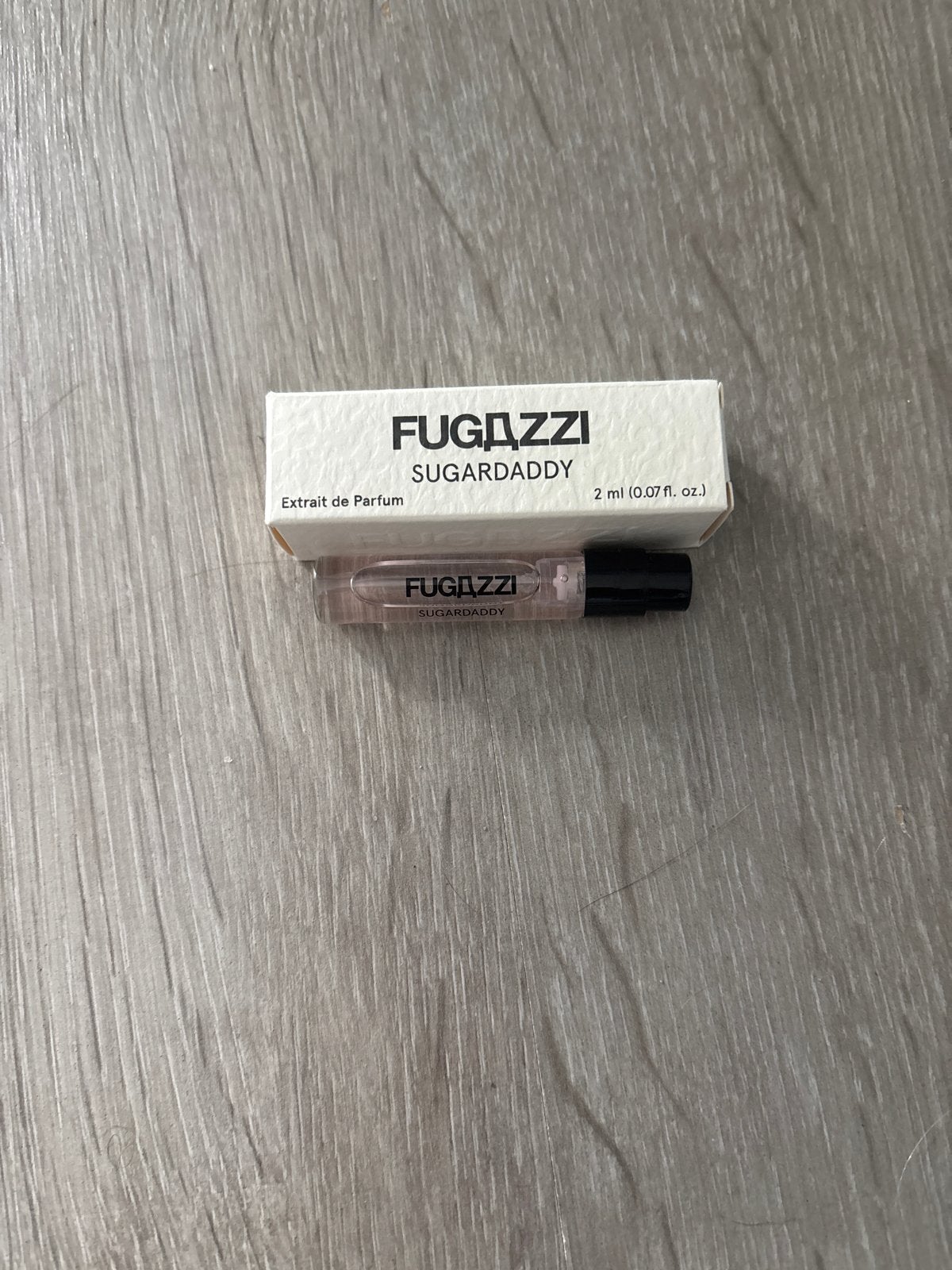 Fugazzi Sugardaddy Extrait de Parfum - 2 ml sample, Sieraden, Tassen en Uiterlijk, Ophalen of Verzenden, Zo goed als nieuw