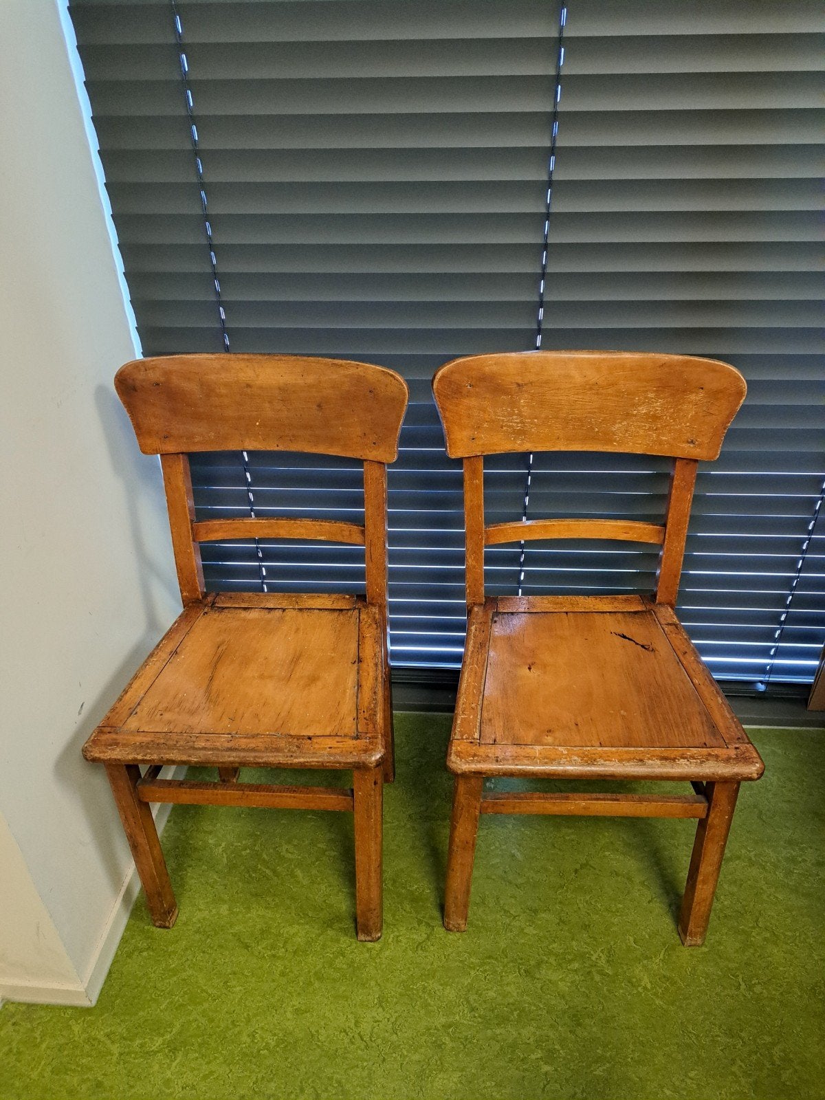 Houten stoelen, Huis en Inrichting, Stoelen, Ophalen, Bruin, Hout, Twee