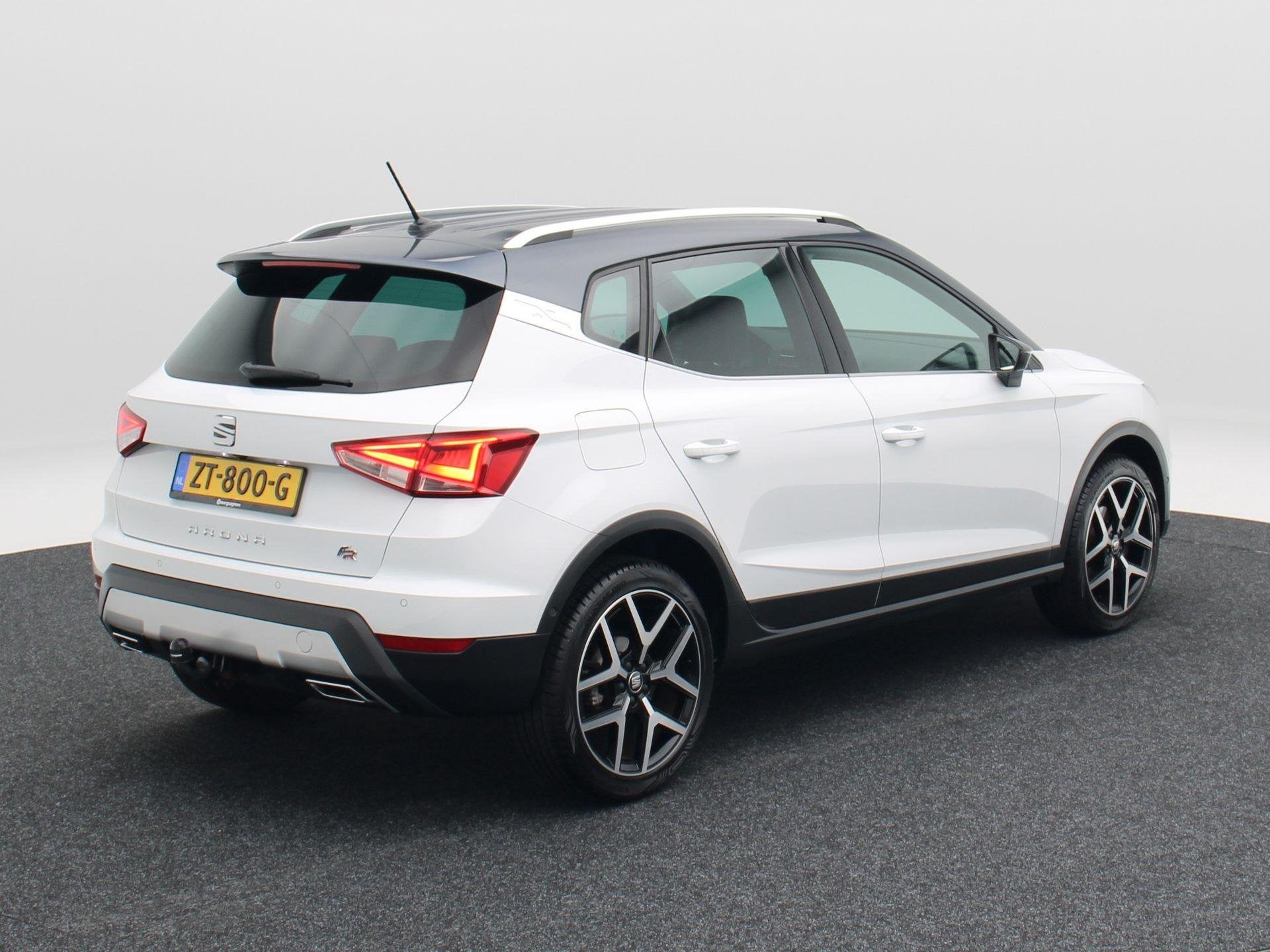 SEAT Arona 1.0 TSi FR Business Intense | Trekhaak | Carplay, Auto's, Voorwielaandrijving, Dealer onderhouden, Gebruikt, Origineel Nederlands
