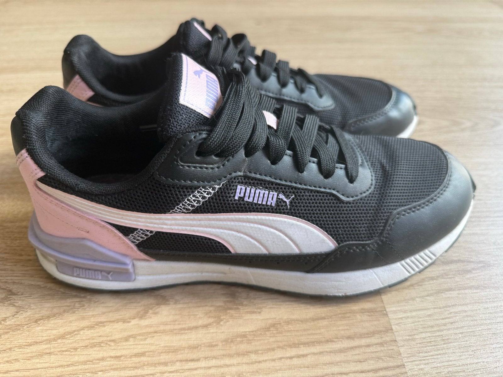 Puma sneakers zwart roze lila maat 40, Ophalen of Verzenden, Gedragen, Zwart, Sneakers of Gympen