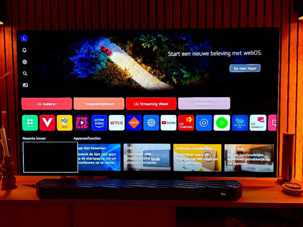 Foto 3 van LG OLED77C35LA in nieuwstaat!