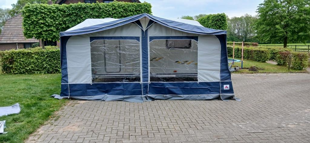 Zeer nette Dorema voortent en luifel - 900x250 cm, Caravans en Kamperen, Voortenten en Luifels, Ophalen of Verzenden