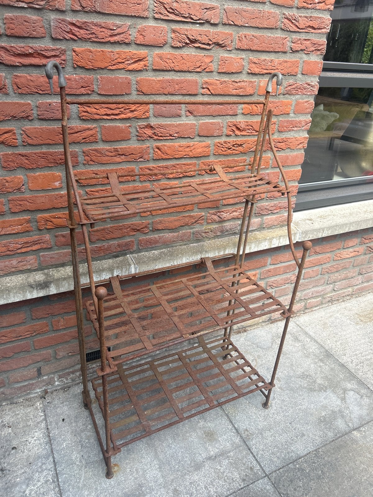 Vintage roestig metalen plantenrek met 3 lagen, Ophalen, Gebruikt