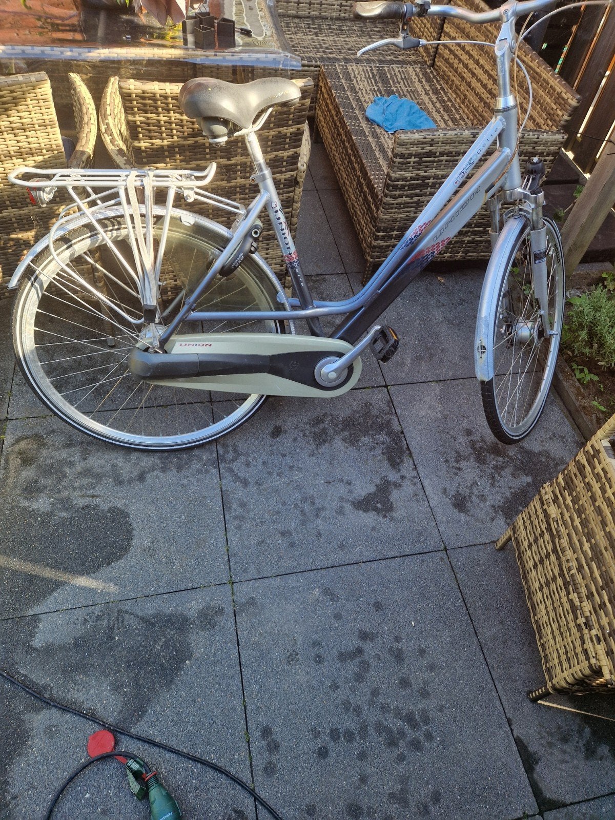 Twee dames fietsen, Fietsen en Brommers, Fietsen | Oldtimers, Ophalen