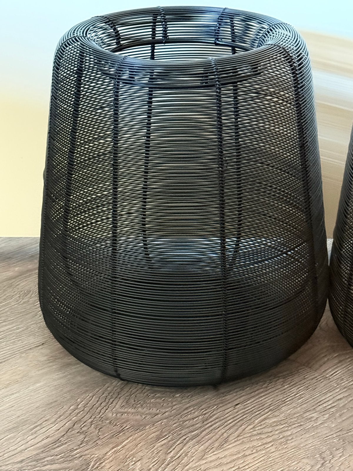 Set van 2 zwarte metalen windlicht van het merk light & ling, Ophalen, Windlicht, Zwart, Zo goed als nieuw