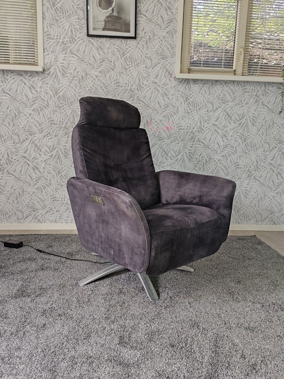 Comfortabele elektrische relaxfauteuil met garage, Modern, Comfortabel, Gebruikt, Onbekend, 75 tot 100 cm