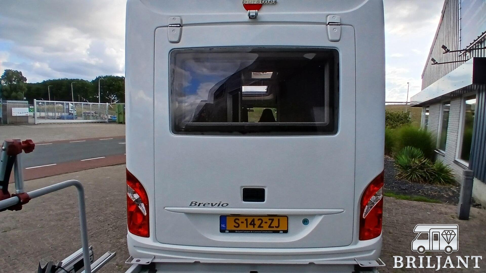 Foto 8 van Bürstner Brevio T-646.. unieke off-grid camper