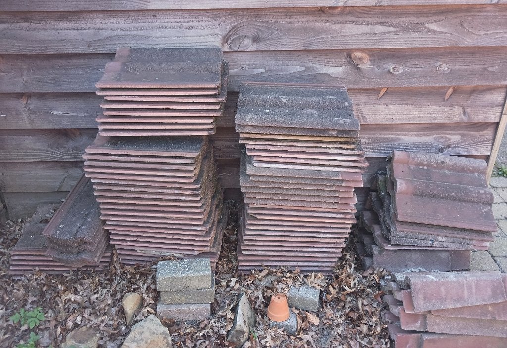 Dakpannen en kantpannen, gratis ophalen, Doe-het-zelf en Verbouw, Dakpannen en Dakbedekking, Gebruikt, Steen of Klei, Zwart, 15 m² of meer