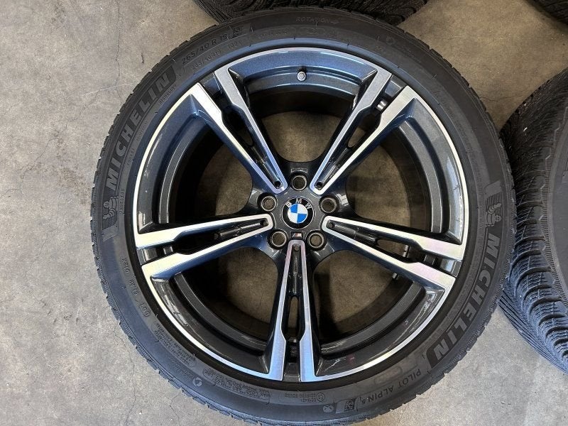 19 inch originele velgen + winterbanden BMW M5 M8 style 705, Gebruikt, -, -, Banden en Velgen