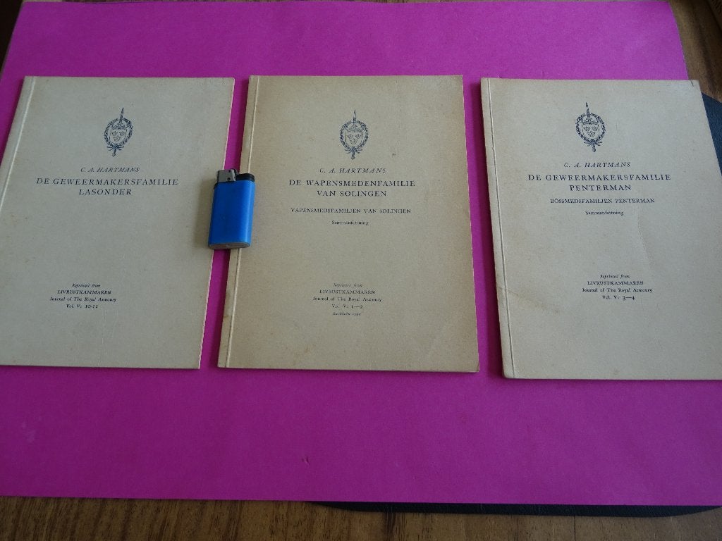 3 ANTIEKE BOEKJES OVER WAPENS GEWEERMAKERS  GEWEER PISTOOL, Antiek en Kunst, Ophalen of Verzenden