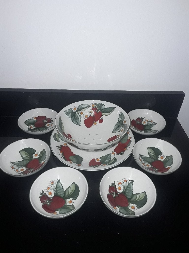 Villeroy en boch fruittest&6schaaltjes met aardbeien decor, Verzenden