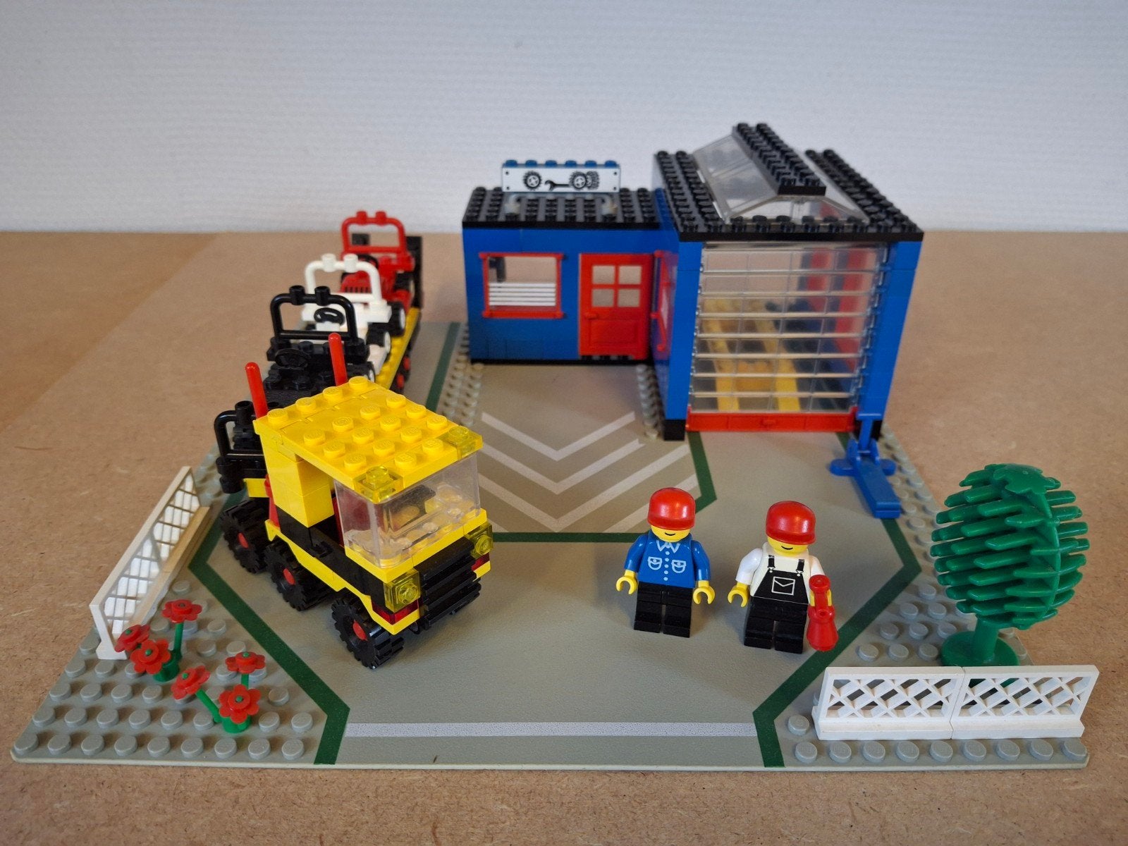 Lego 1966 Car Repair Shop. Jaren 80 Classic Town, Kinderen en Baby's, Speelgoed | Duplo en Lego, Compleet, Lego, 33 Bath Road, Slough, UK