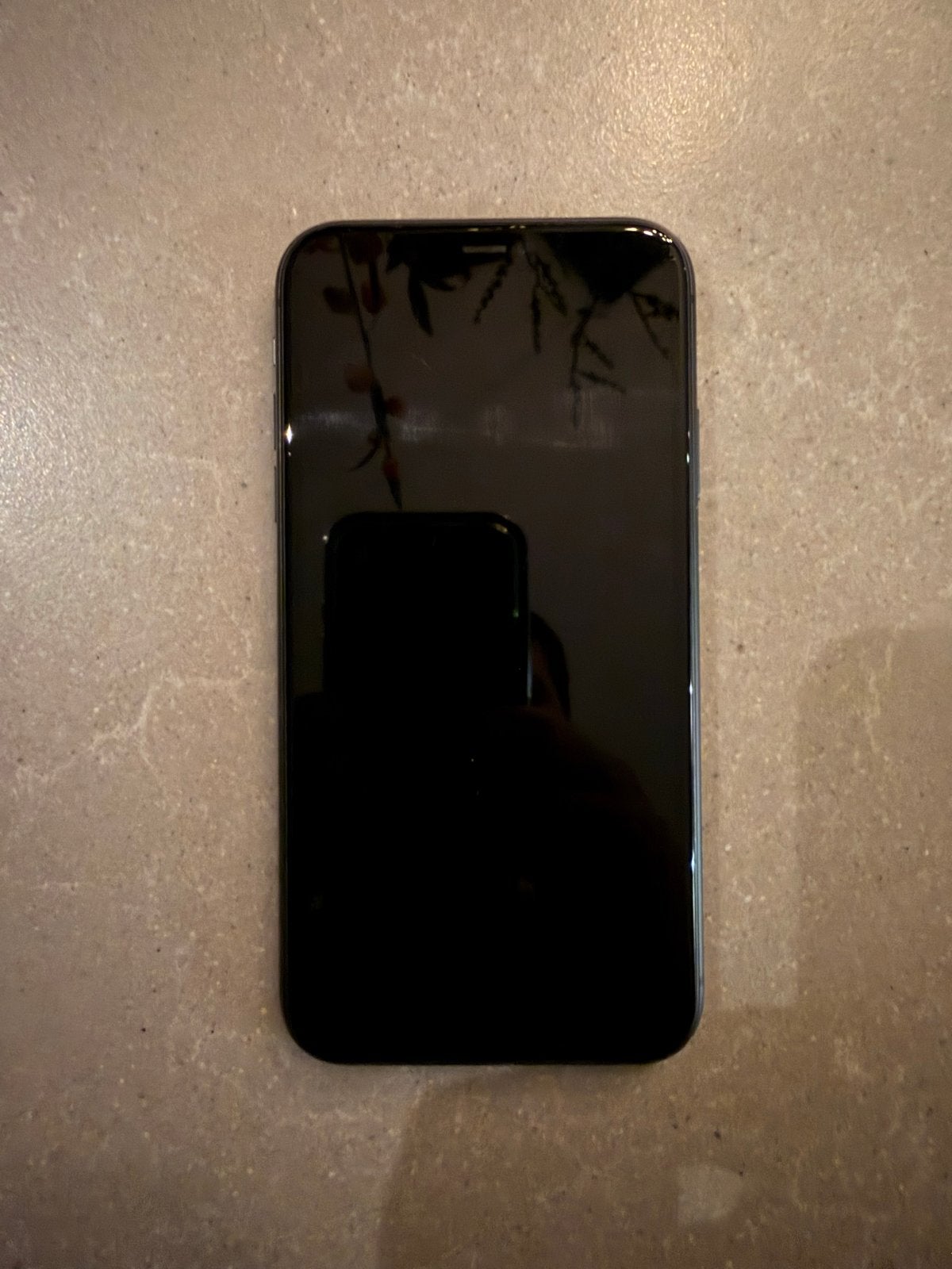 Foto 2 van iPhone 11 Zwart 128GB - Goede staat