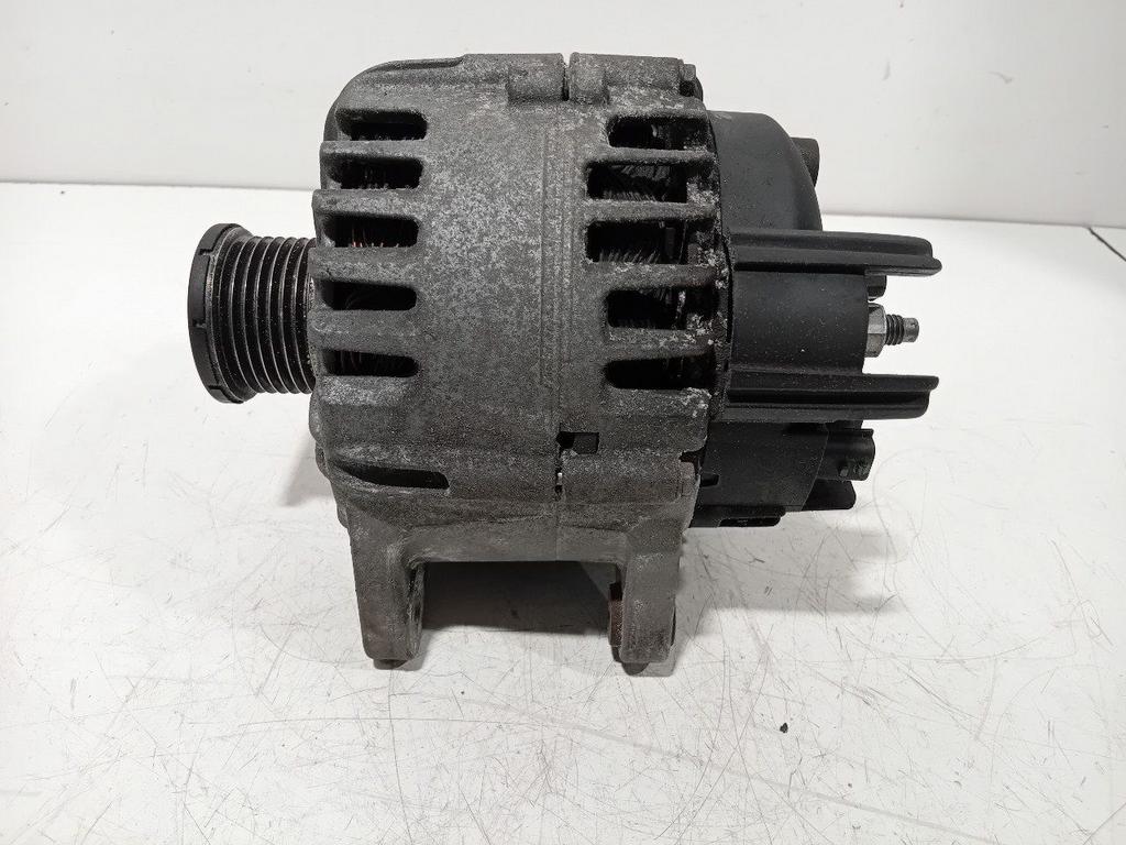 Dynamo Renault Trafic, Auto-onderdelen, Motor en Toebehoren, Onderdelen@venauto.nl, Van der Ven Autorecycling B.V., Gebruikt, Ettenseweg 76, 4706 PB Roosendaal, The Netherlands