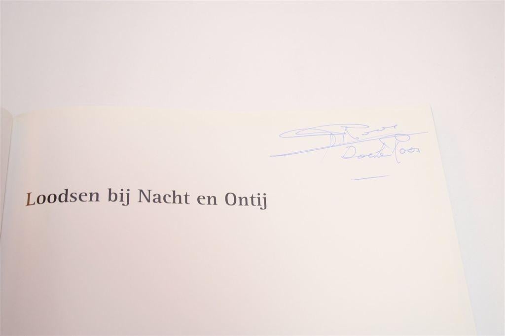 Loodsen bij Nacht en Ontij — Gesigneerd Jubileumboek, Ophalen of Verzenden, Zo goed als nieuw