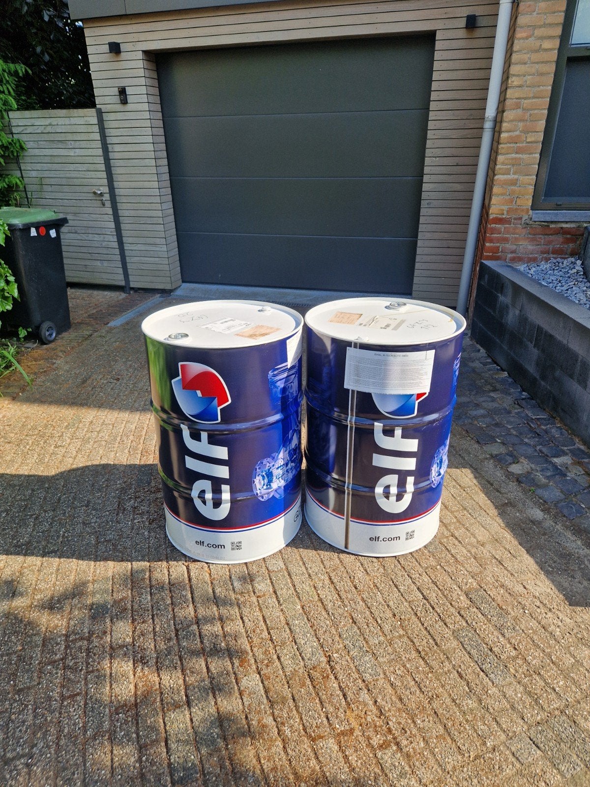 leeg 200 liter olievat, Ophalen