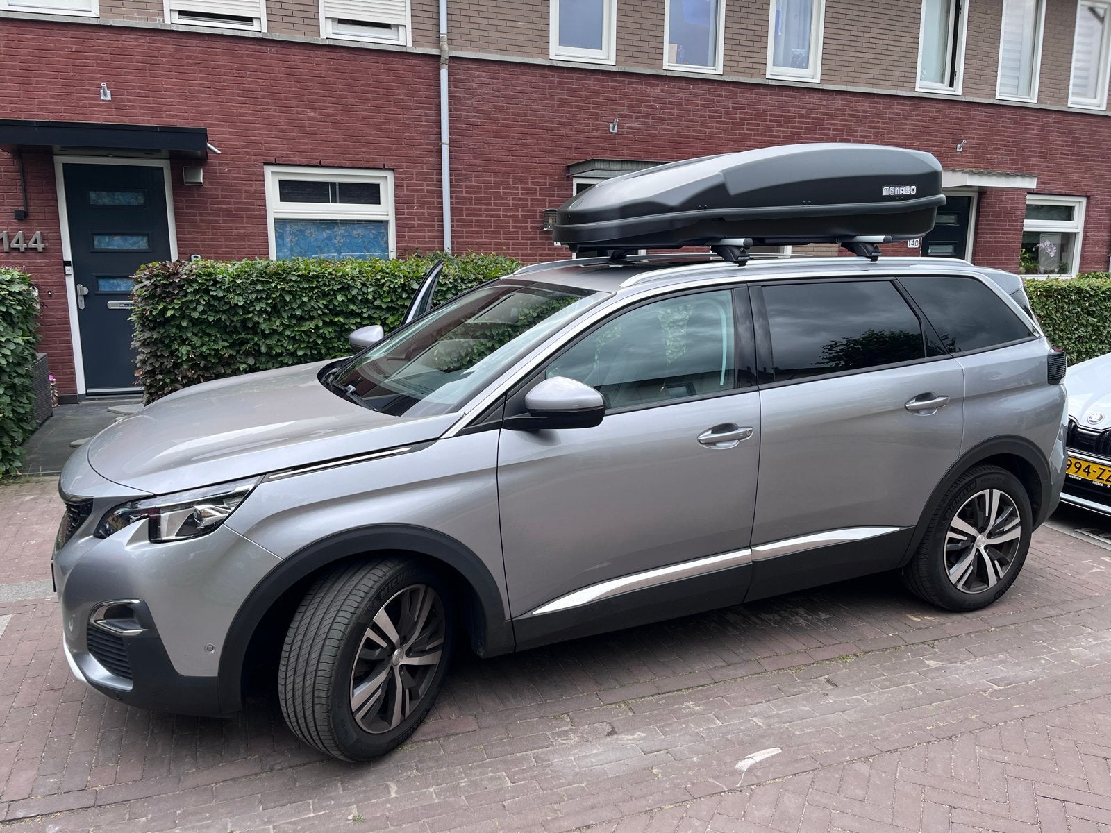 TE HUUR: XXL (600 liter) Menabo Dakdragers en Dakkoffer, Auto diversen, Ophalen, Gebruikt
