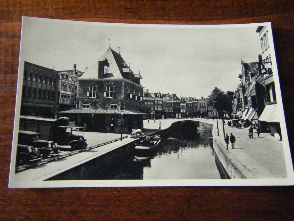 A42 - Leeuwarden - Waag - Mooi/Oud, Ophalen of Verzenden, 1940 tot 1960, Friesland