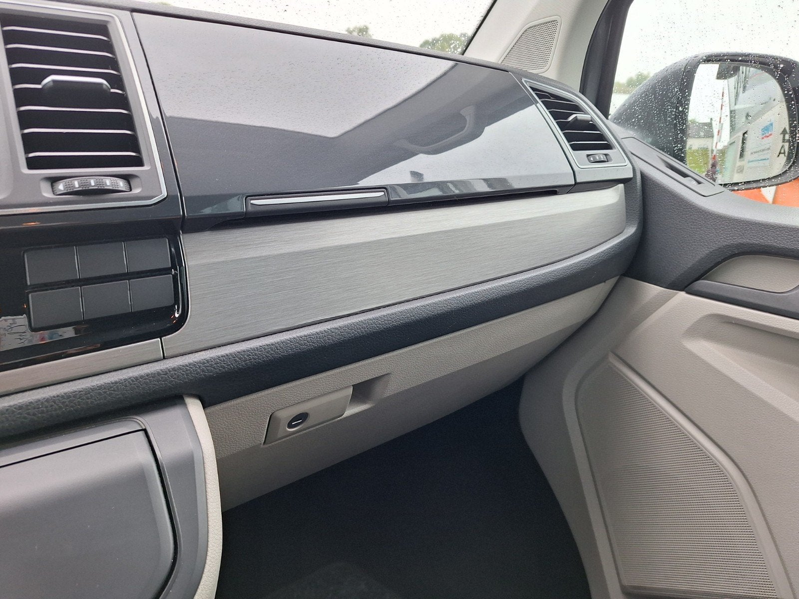 Foto 8 van Volkswagen Transporter CDC 2.0 TDI 204pk L2h1  7-DSG 148dkm