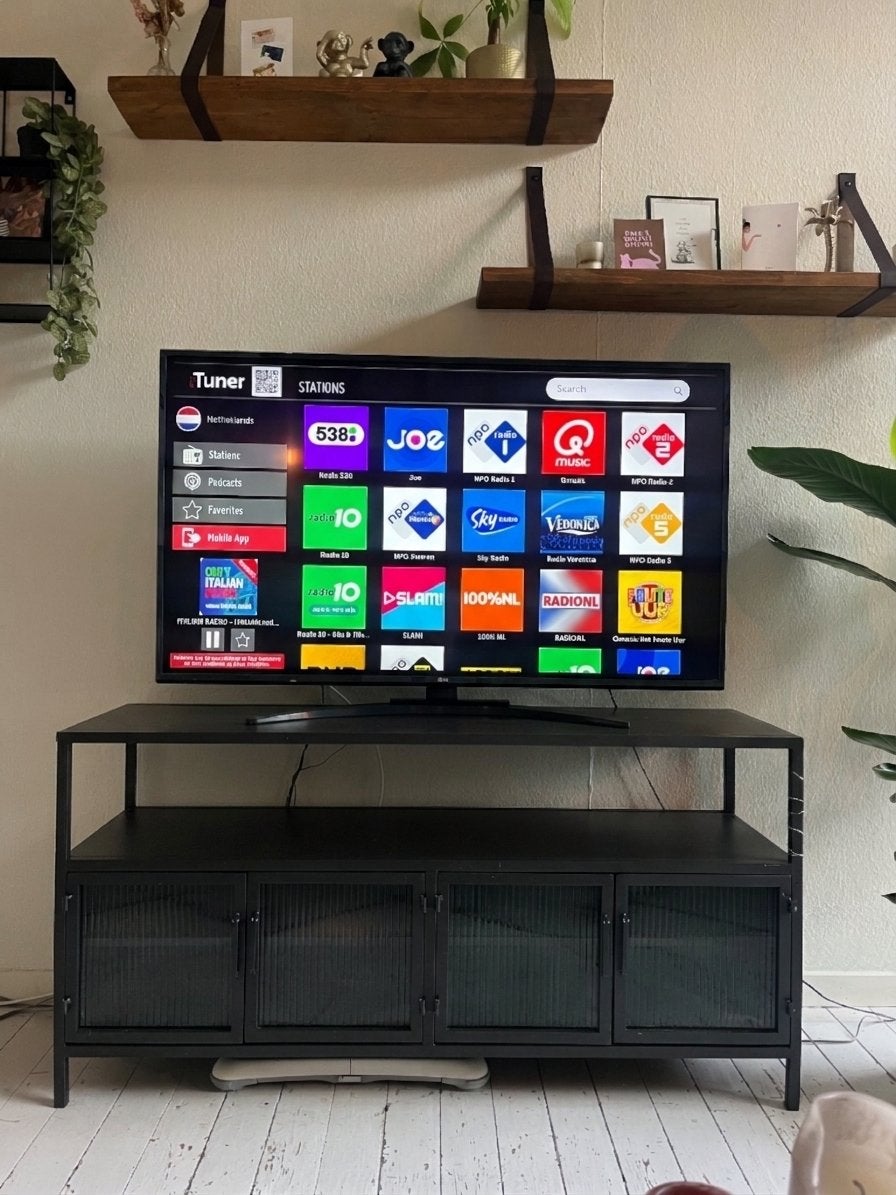 TV meubel Kwantum Puglia - Zwart metaal met glas, Ophalen, Gebruikt, 150 tot 200 cm, Minder dan 100 cm