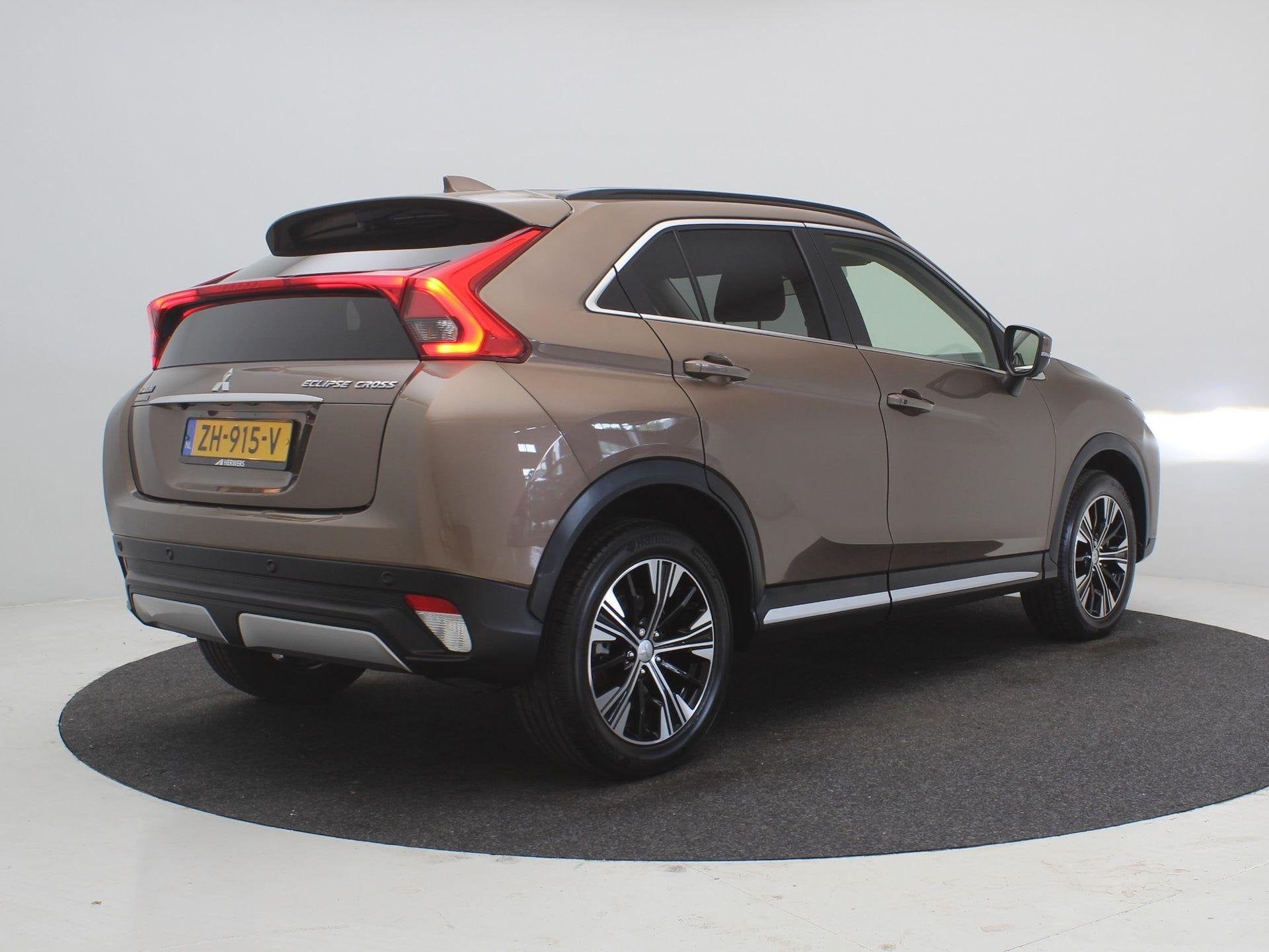 Mitsubishi Eclipse Cross 1.5 DI-T First Edition / Automaat /, Auto's, Mitsubishi, Euro 6, 4 cilinders, Bruin, 1435 kg