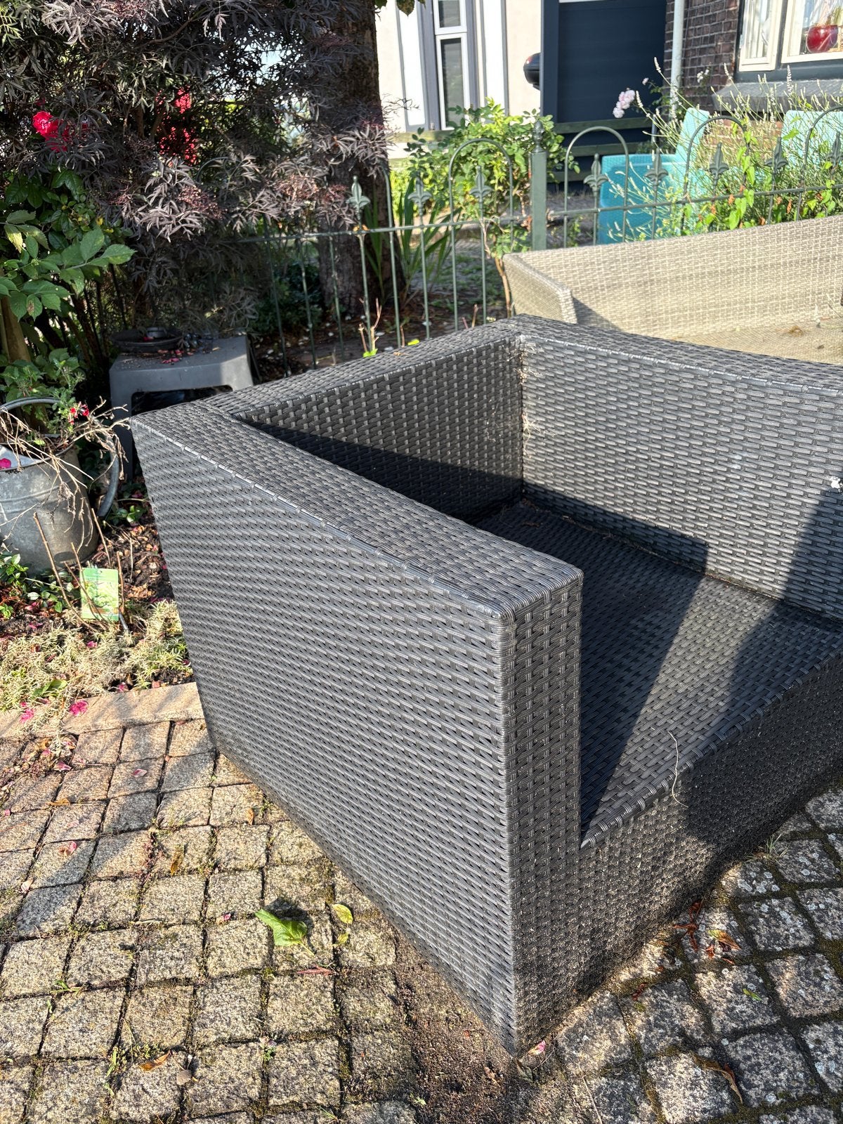 Comfortabele zwarte Wicker Tuinstoel zwart met Kussens, Ophalen, Gebruikt, Wicker
