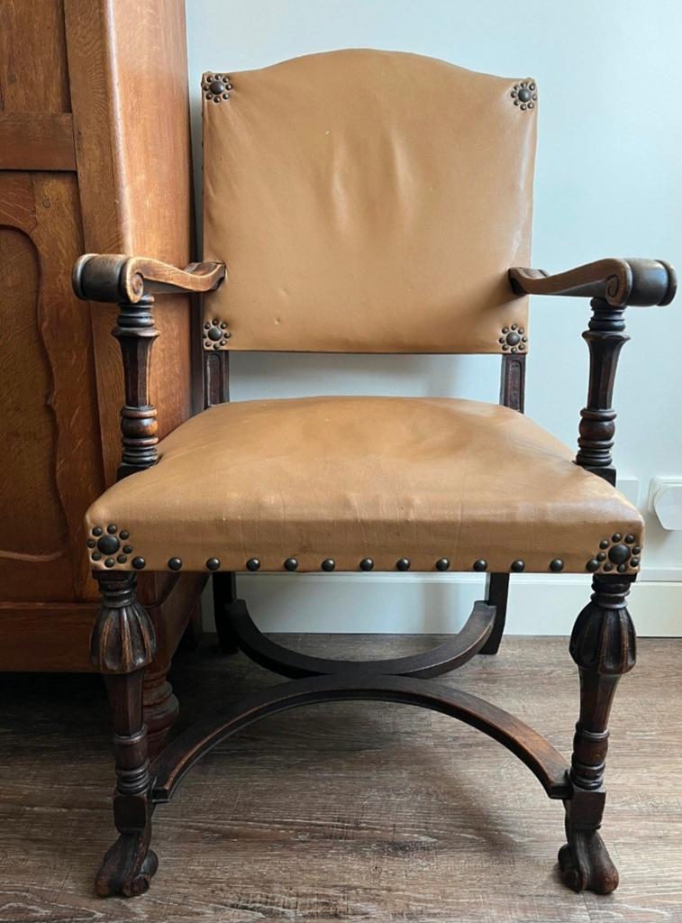 19e-eeuwse Franse Lodewijk XIV stoel van leer en walnoot, Antiek en Kunst, Antiek | Meubels | Stoelen en Banken, Ophalen
