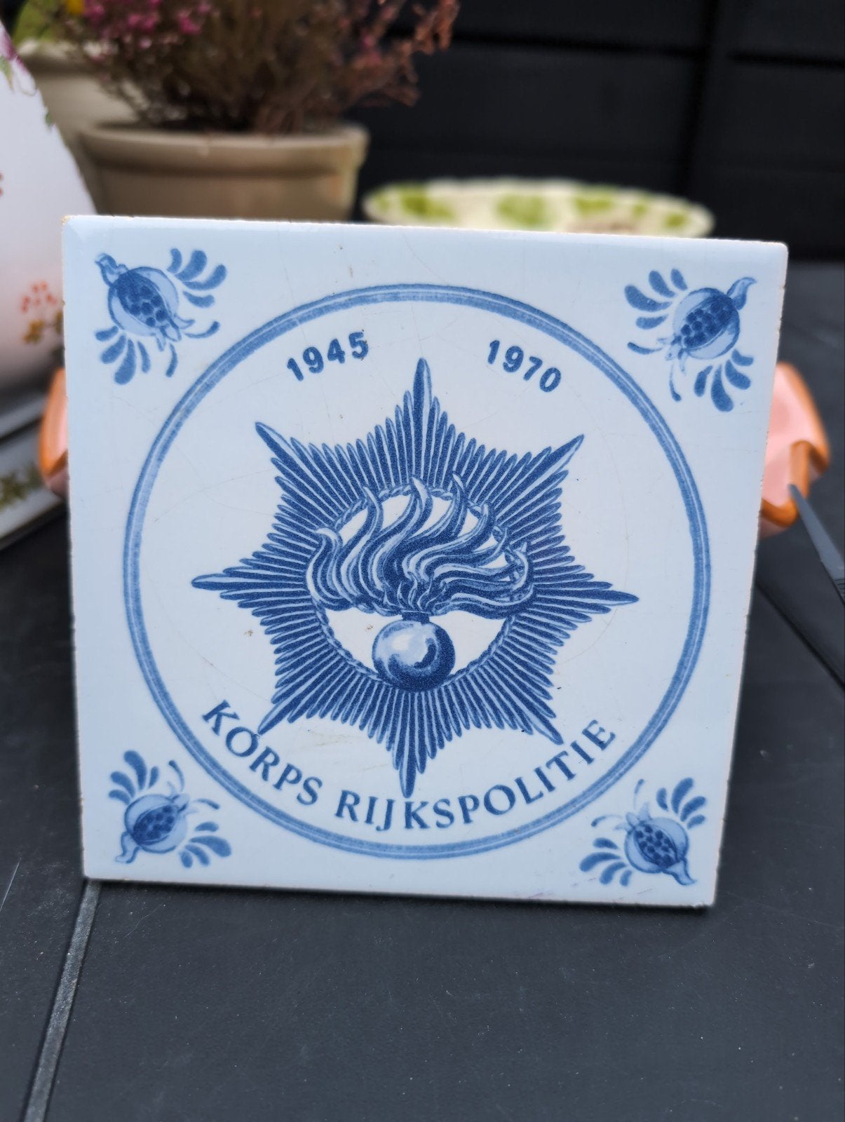 Delfts Blauw Tegel Korps Rijkspolitie 1945-1970, Ophalen of Verzenden