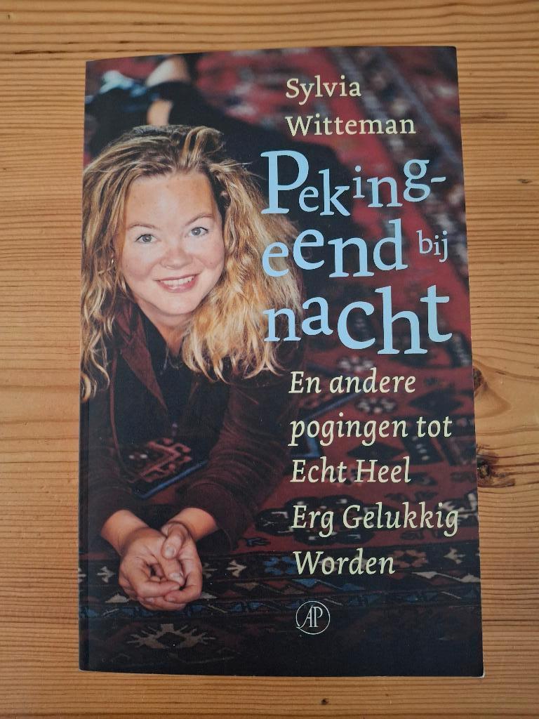 Pekingeend bij nacht. Door Sylvia Witteman., Ophalen of Verzenden, Zo goed als nieuw