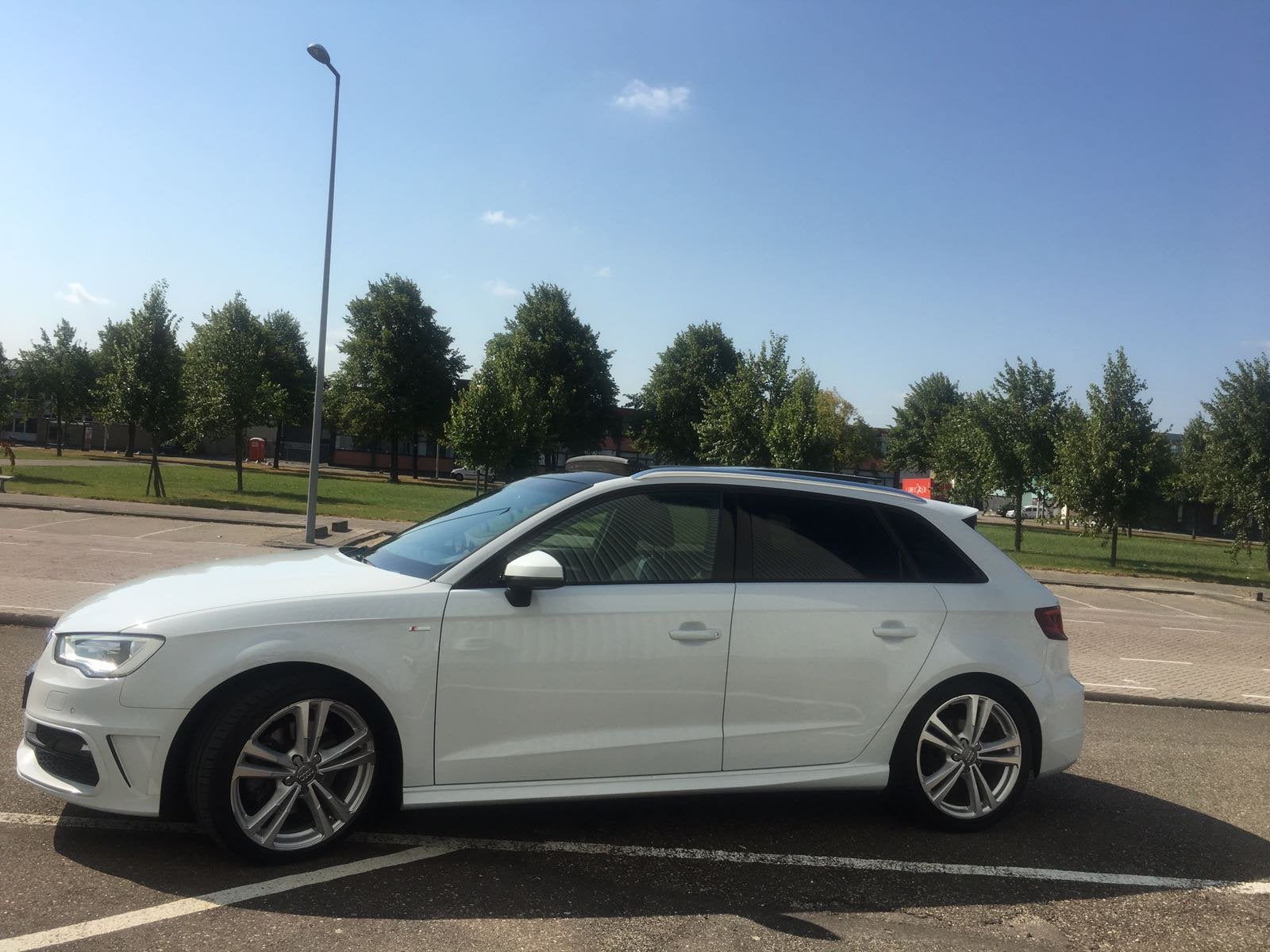 Audi A3 1.8 Tfsi 132KW Sportback AUT 2013 Wit, Auto's, Audi, 4 cilinders, 179 pk, Wit, Sportstoelen