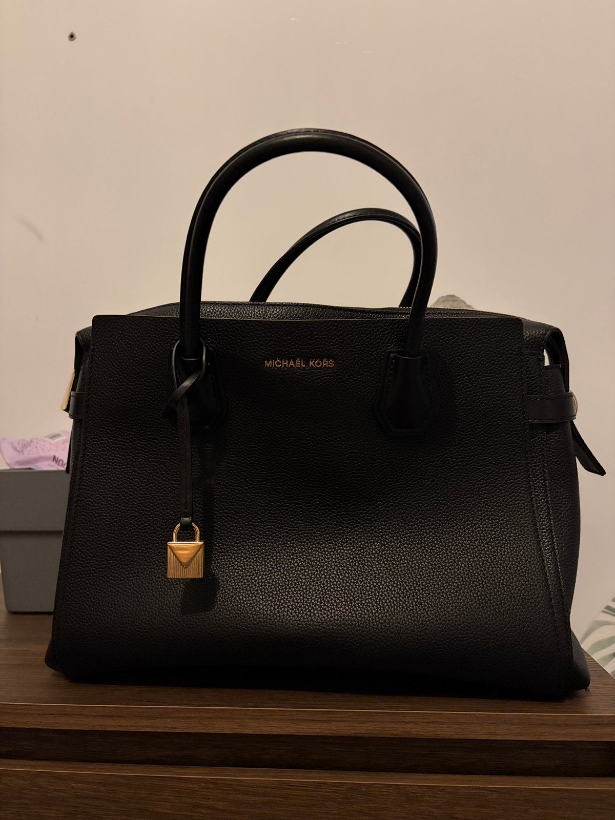 Michael Kors mercer medium Pebbled leather belted  satchel, Ophalen, Zo goed als nieuw, Zwart, Handtas