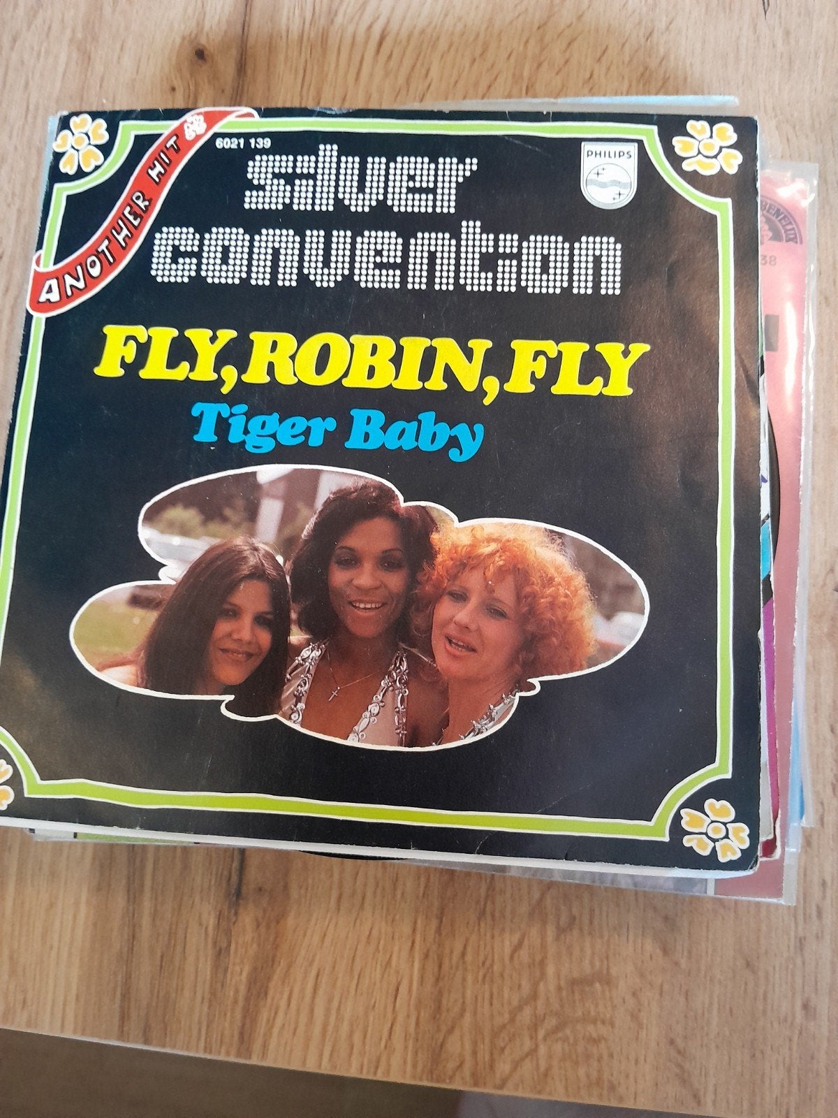 Silver convention 7inch fly robin fly, Ophalen of Verzenden, Zo goed als nieuw, Pop