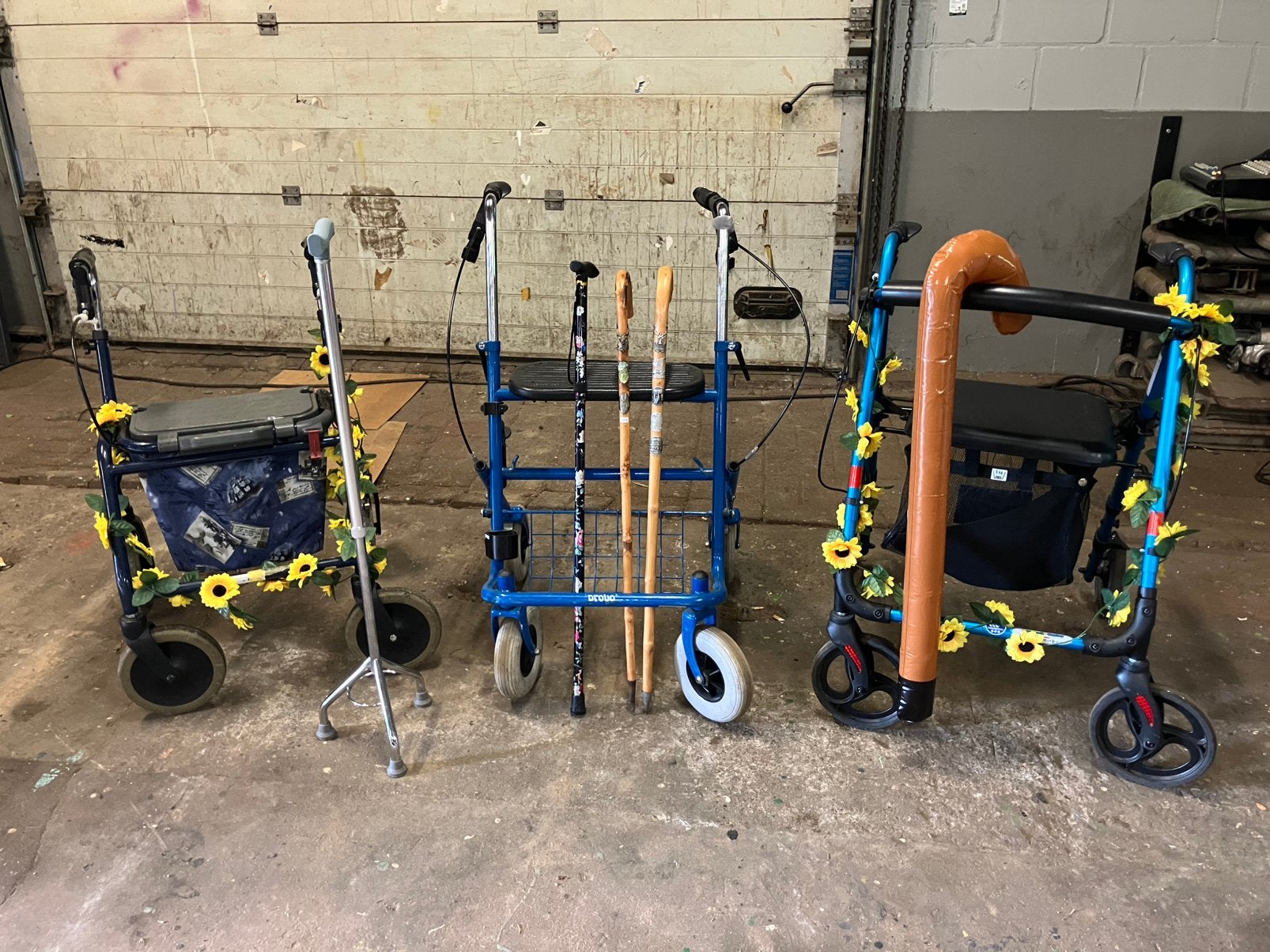 Gratis rollators en wandelstokken, Diversen, Ophalen, Gebruikt
