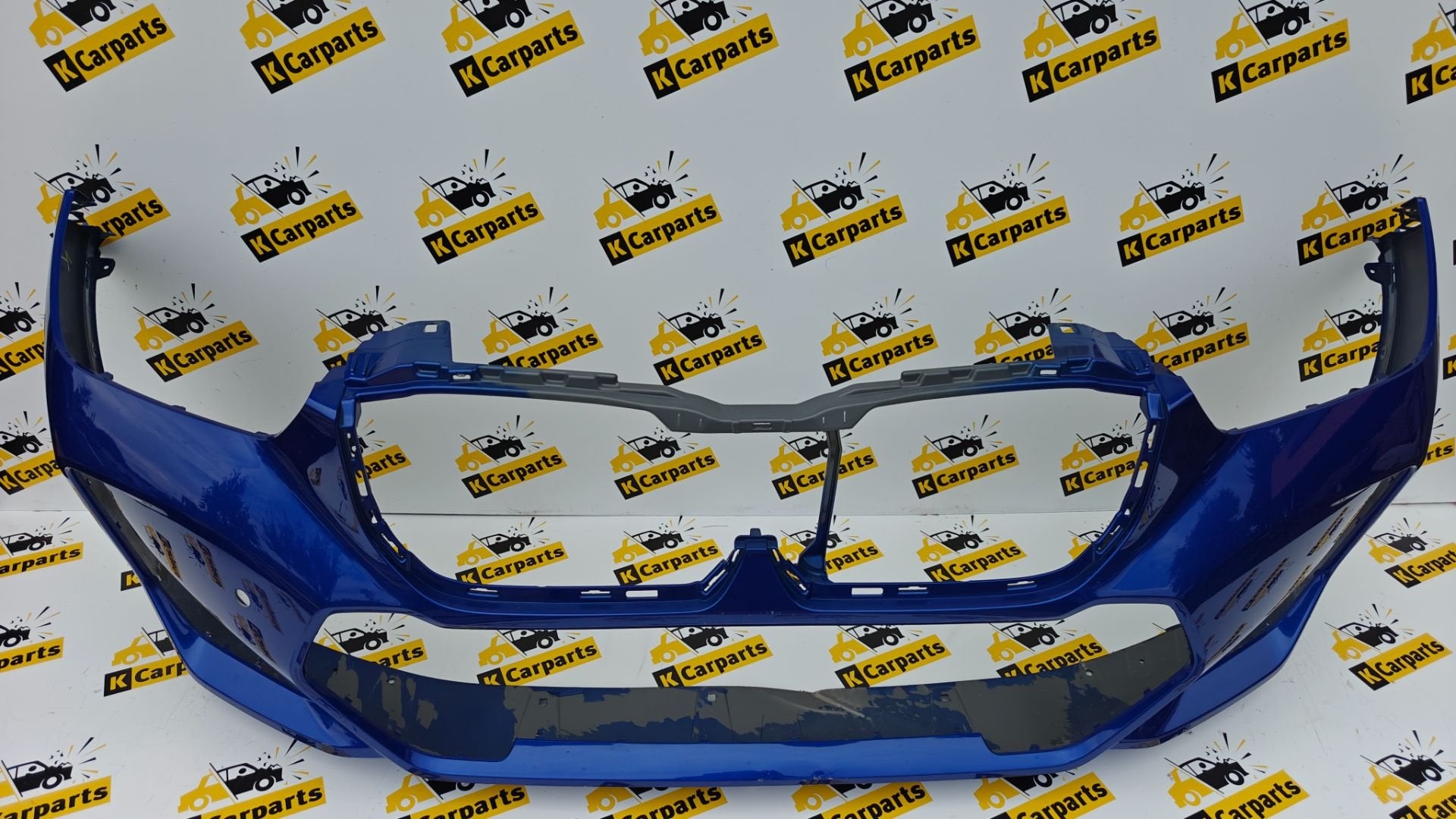 Voorbumper BMW X1 U11 Sport Bumper Origineel 51119881907, Auto-onderdelen, Petuelring 130
80788  Munich, DE, Gebruikt, Voor, Info@bmw.de
