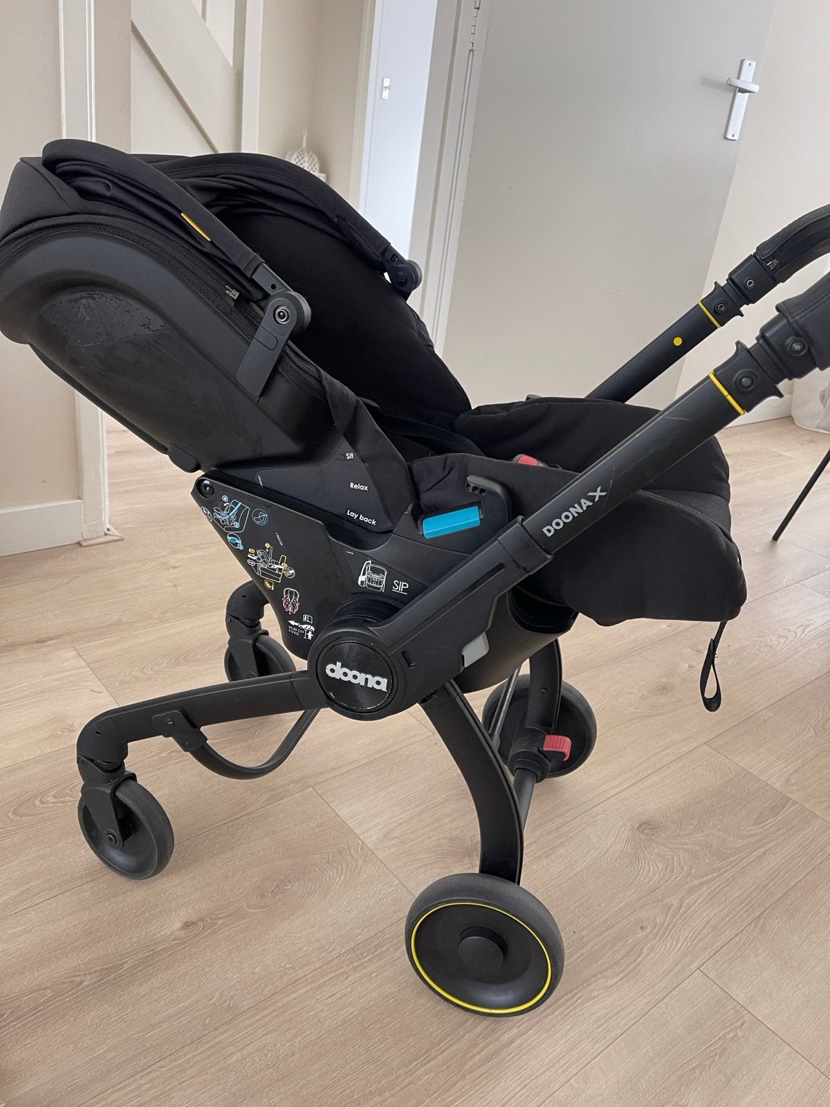 Doona X autostoel en kinderwagen in één, Kinderen en Baby's, Kinderwagens en Combinaties, Zo goed als nieuw, Combiwagen, Met autostoeltje
